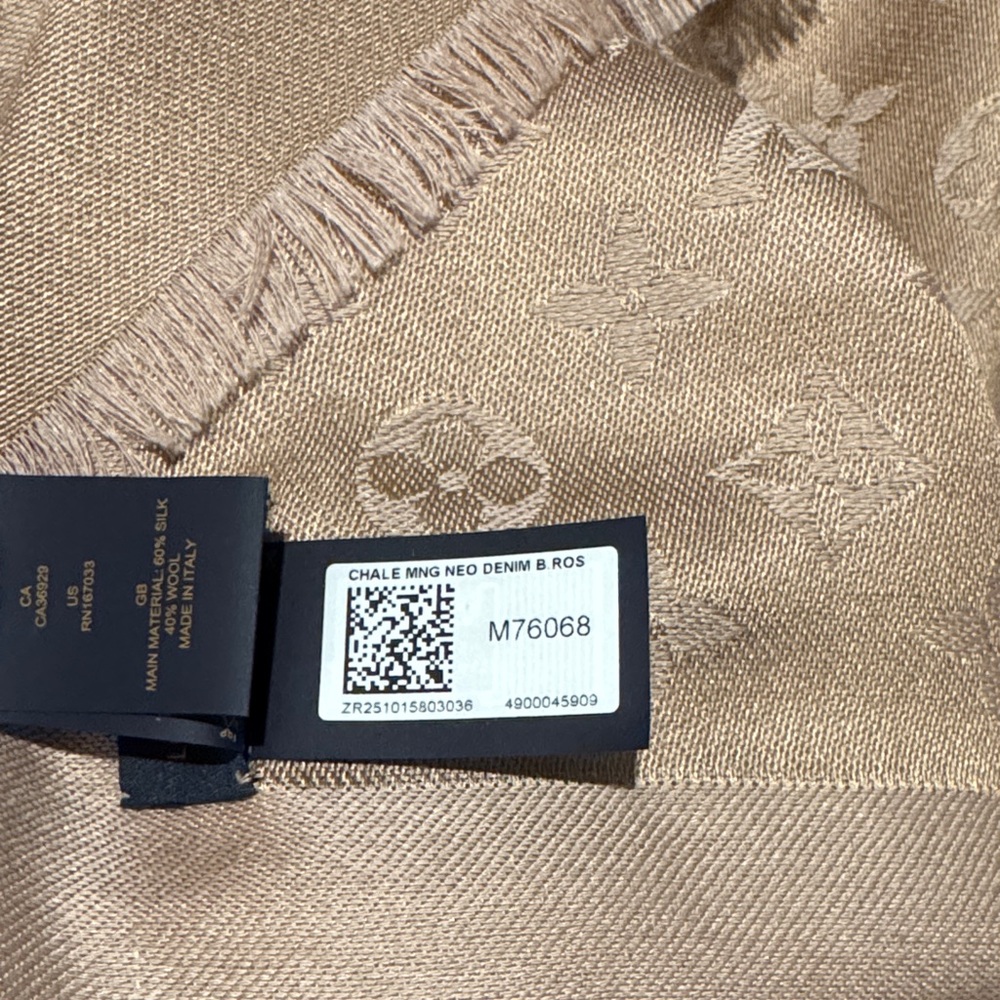 Louis Vuitton Monogram Shawl - Picture 11 of 11